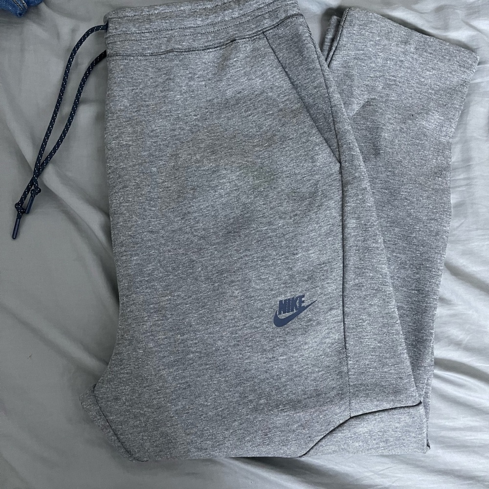 NEW Nike Tech Fleece Cropped Joggers